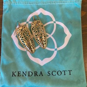 Kendra Scott Sadie Spear Earrings in Gold